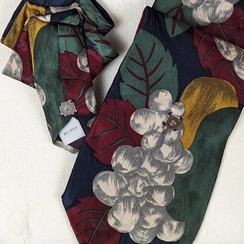 BNWT Ogsplosh Women's Fall Ascot Scarf Size Medium - Picture 3 of 7